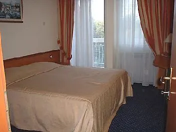 Hotel Pula 3*,