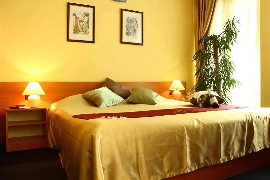 Hotel Pula 3*,  Croatia